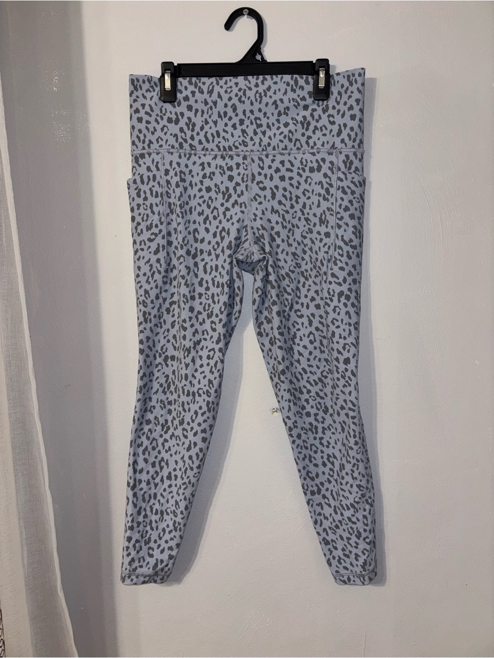 Athleta Light Blue Leopard Print High-Rise Crop Leggings